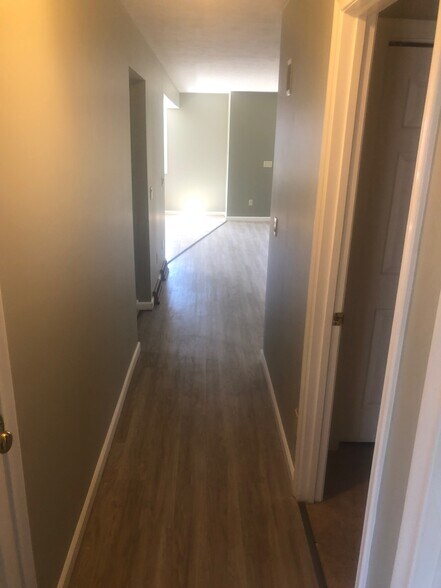 Building Photo - 163 Pine Grove Dr