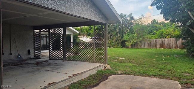 Building Photo - 526 102nd Ave N