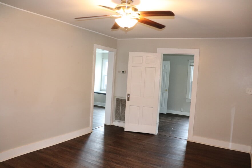 Building Photo - 10075 Westland Dr