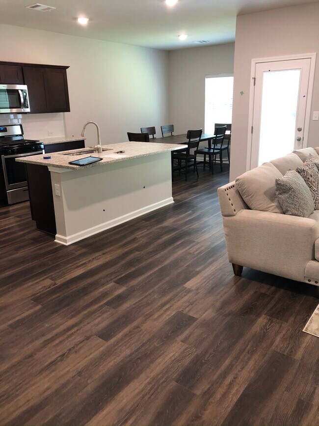 Building Photo - 2026 Spring Trails Bend