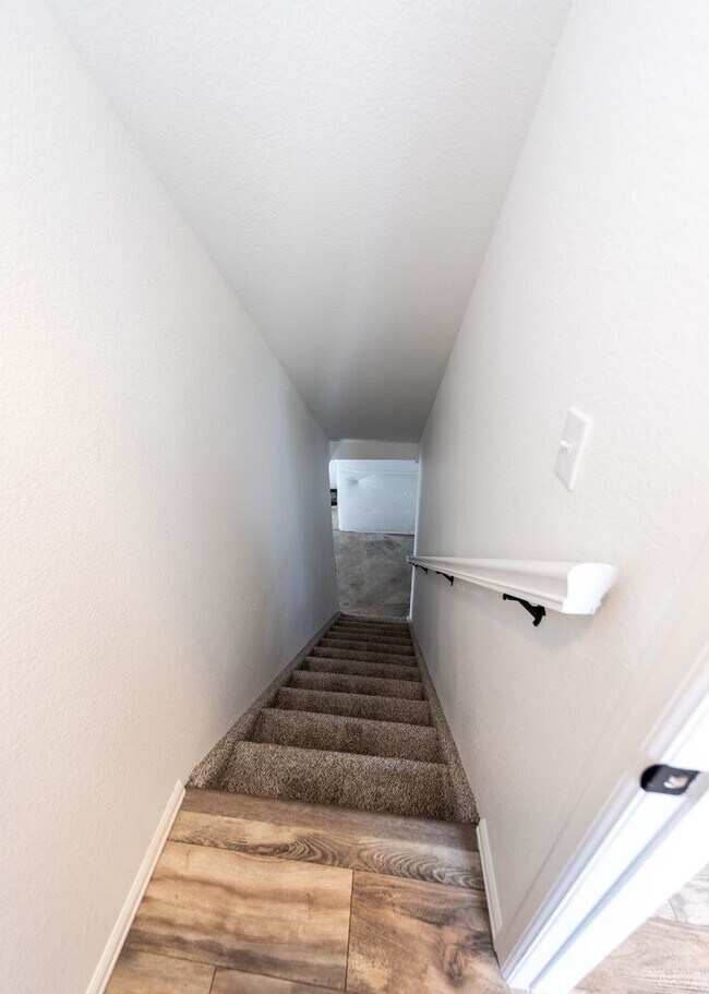 Building Photo - Beautiful 4 Bedroom Home in North Gate D20
