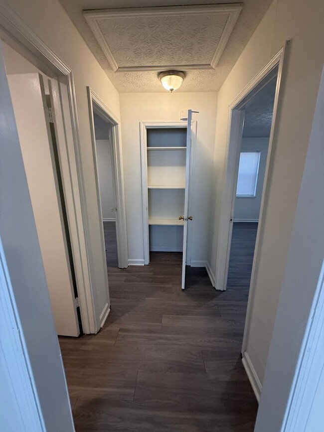 Building Photo - 116/118 Lake Dr