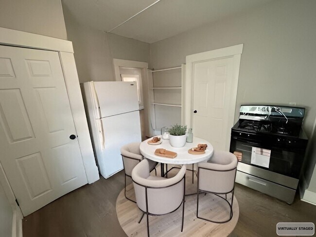 Building Photo - 530 Rosemont Ct NW