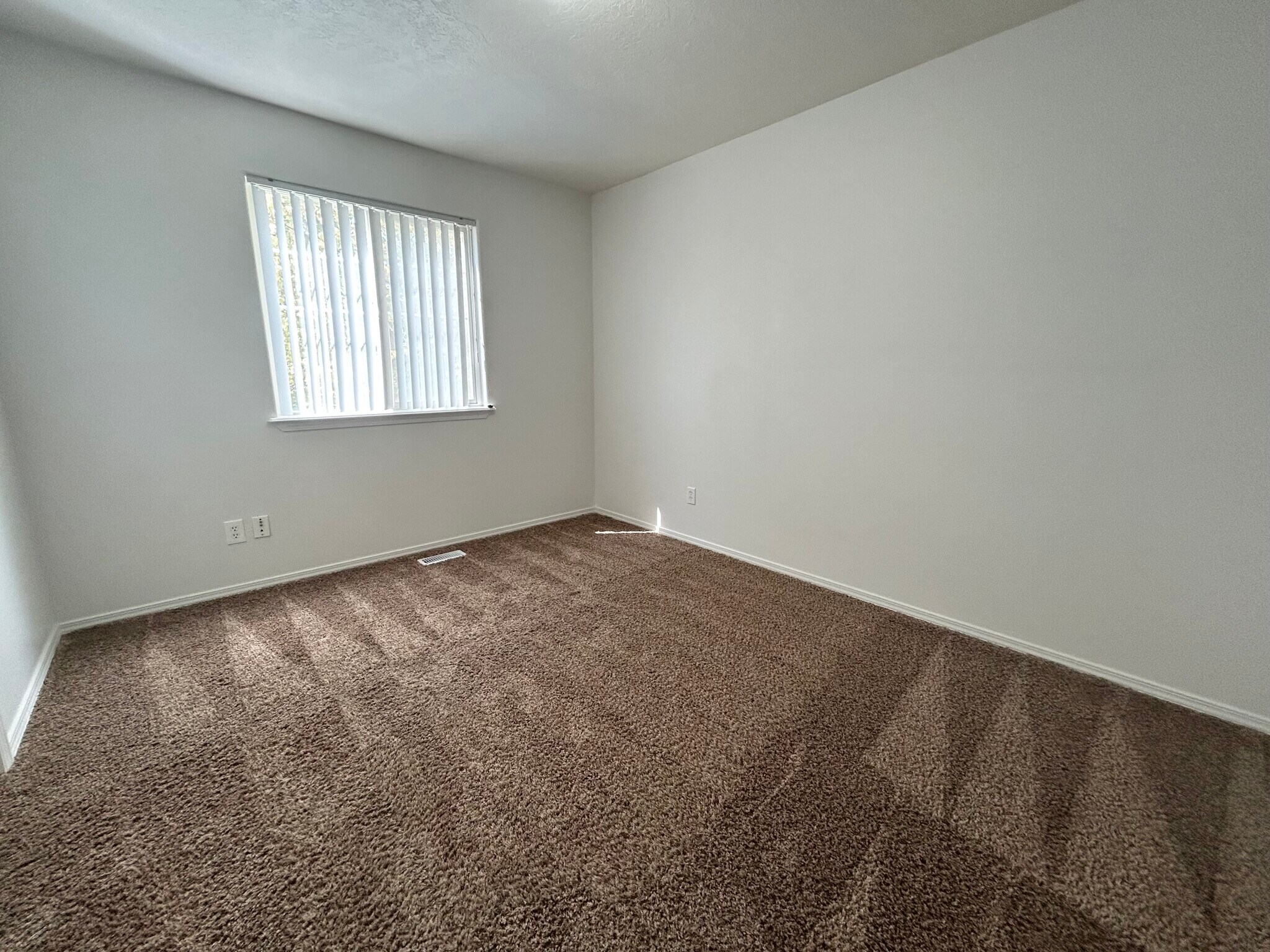 Building Photo - 538 N Meldgold Ave
