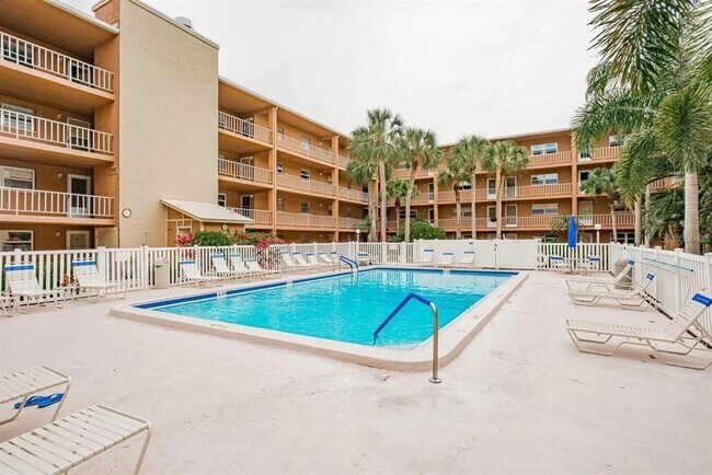Building Photo - 12760 Indian Rocks Rd