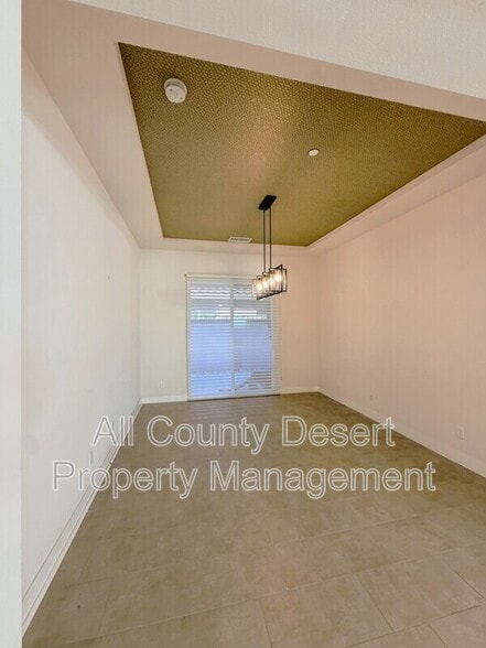 Building Photo - 74565 Tesla Dr