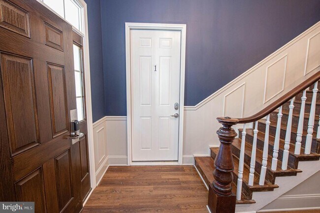 Building Photo - 106 Colonial Ct