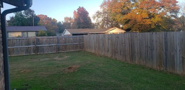 Building Photo - Please contact Lance Garner 501-912-6020