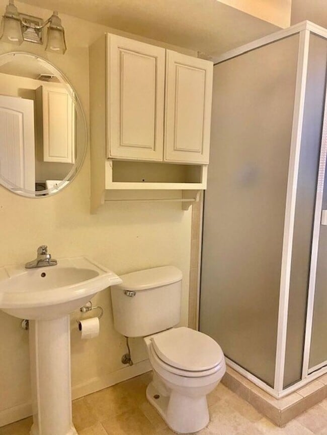 Building Photo - Gorgeous 4 Bed, 2 Bath Home in Central For...