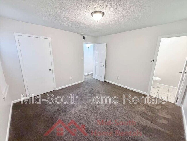Building Photo - 5151 Corkwood Dr