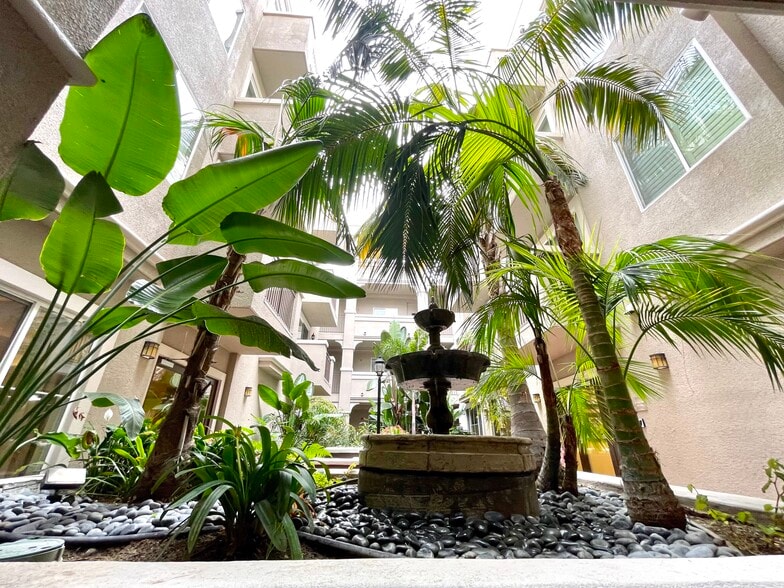 Building Photo - 4060 Glencoe Ave