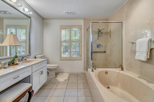 Building Photo - LUXURY 3-BEDROOM TOWNHOME IN ALAMO HEIGHTS