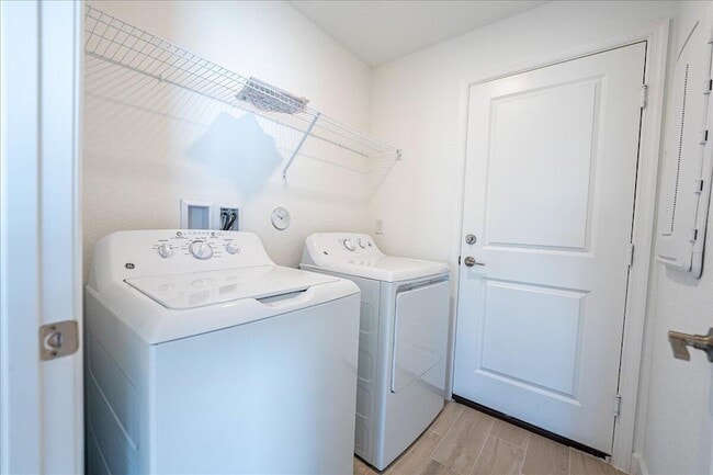 Building Photo - 6331 Windwood Wy