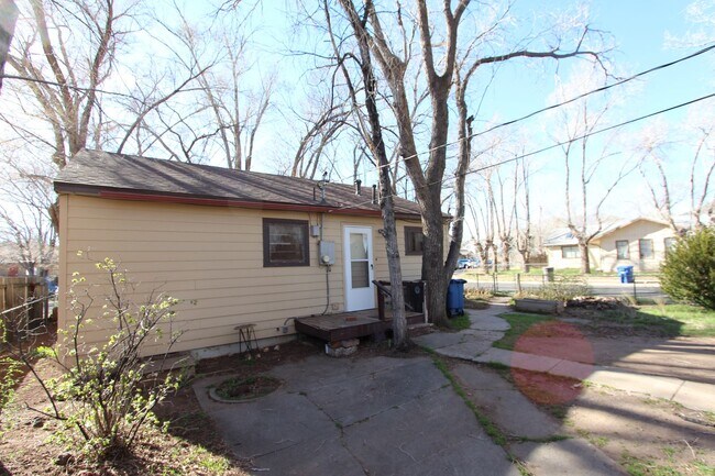 Building Photo - 1-Bedroom on Flagstaff’s Eastside | Single-Level Living