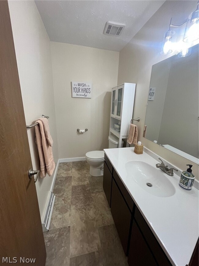 Building Photo - 7880 French Dr