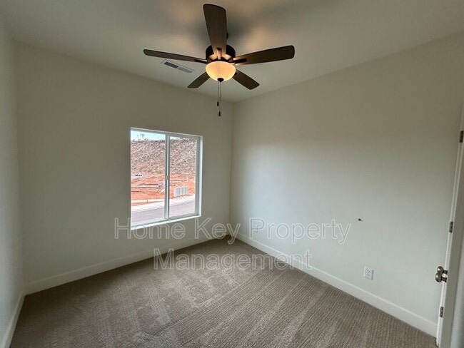 Building Photo - 1549 Mead Ln