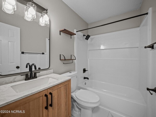Building Photo - 436 Wolf Run Ln