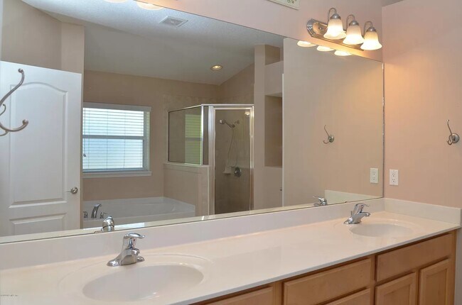 Building Photo - 32410 Pond Parke Pl