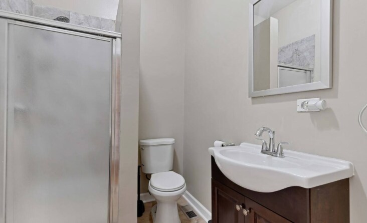 Building Photo - 2219 W 18th Pl