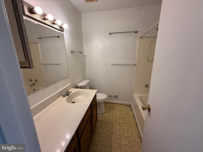 Building Photo - 103 Powhatan Ct