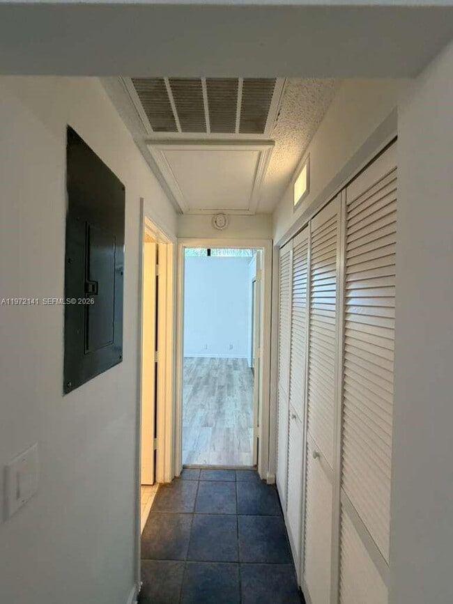 Building Photo - 1350 Periwinkle Pl