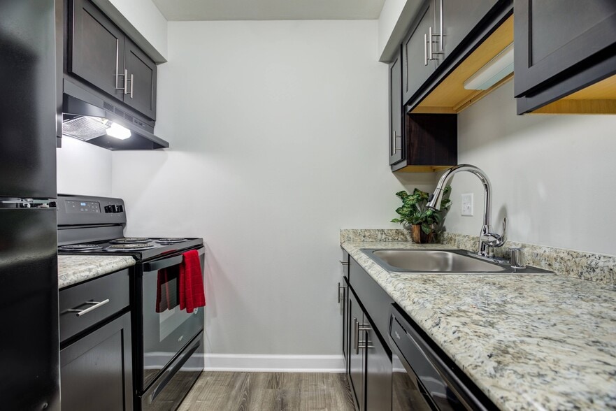 Franklin Park Apartments 3641 W College Ave Milwaukee WI 53221