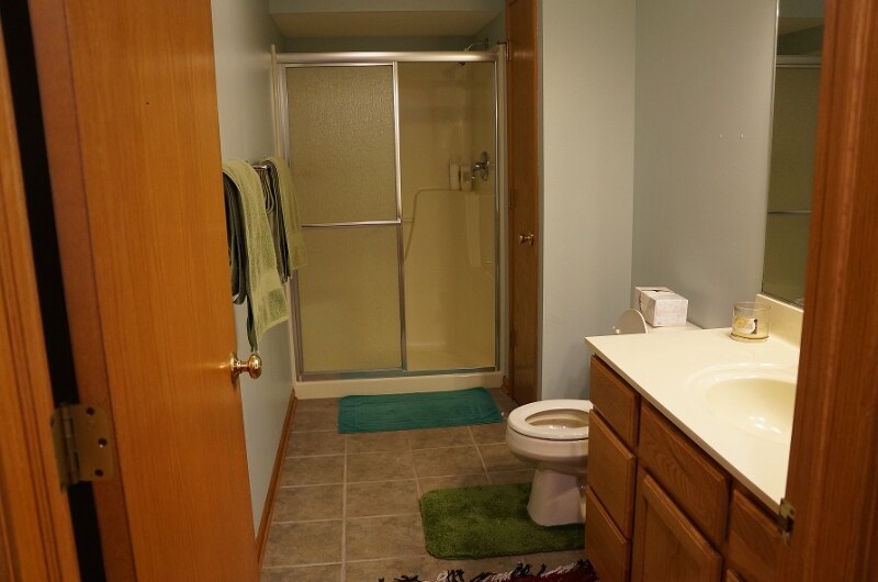 Building Photo - 3705-3707 Valley View Pl