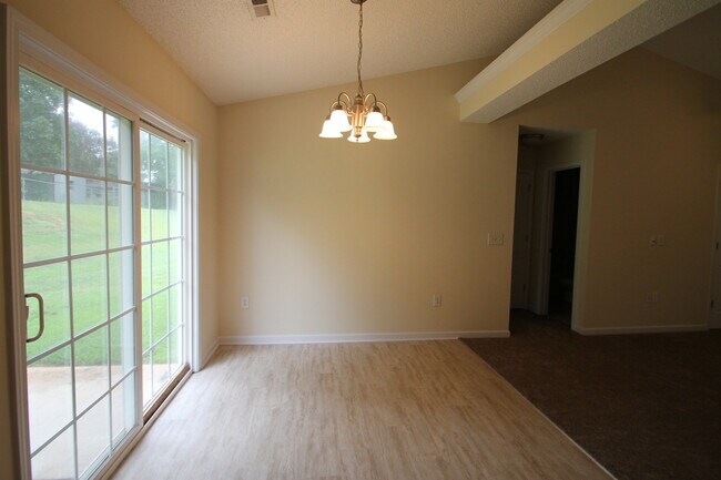 Building Photo - 1258 Camellia Ct