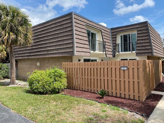 Building Photo - 1212 Vista Oaks Cir NE