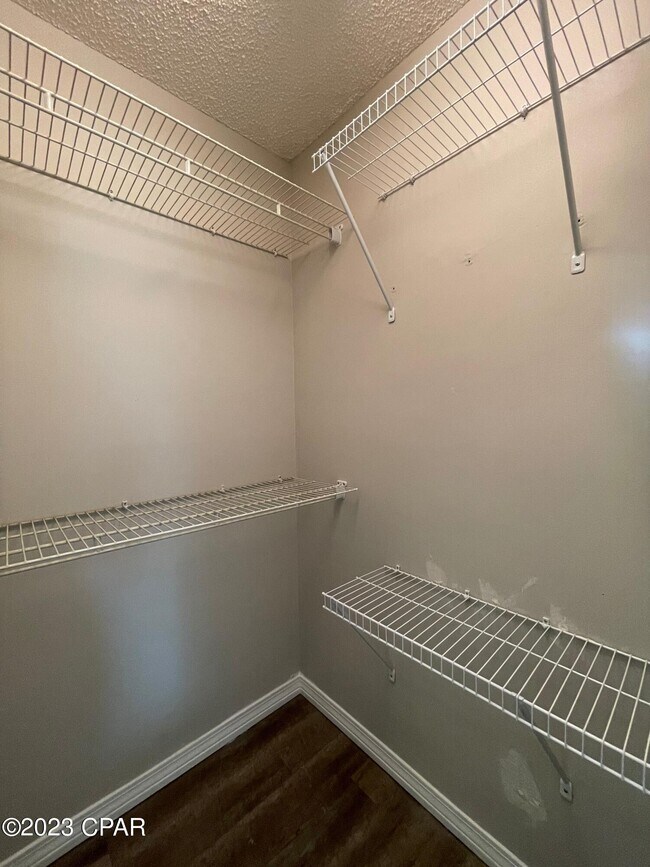 Building Photo - 122 Treasure Palm Dr