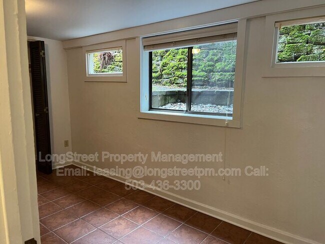 Building Photo - 6915 N Philadelphia Ave