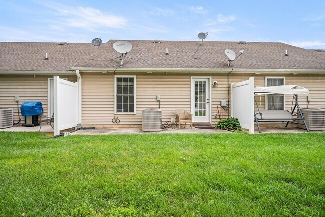 Building Photo - 66 Old Tavern Cir