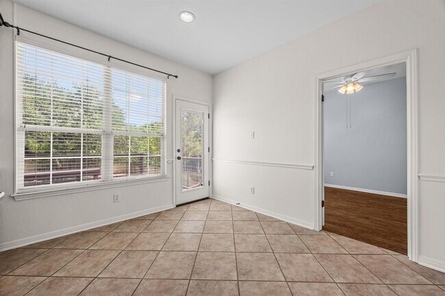 Building Photo - 11905 Lake Stone Dr