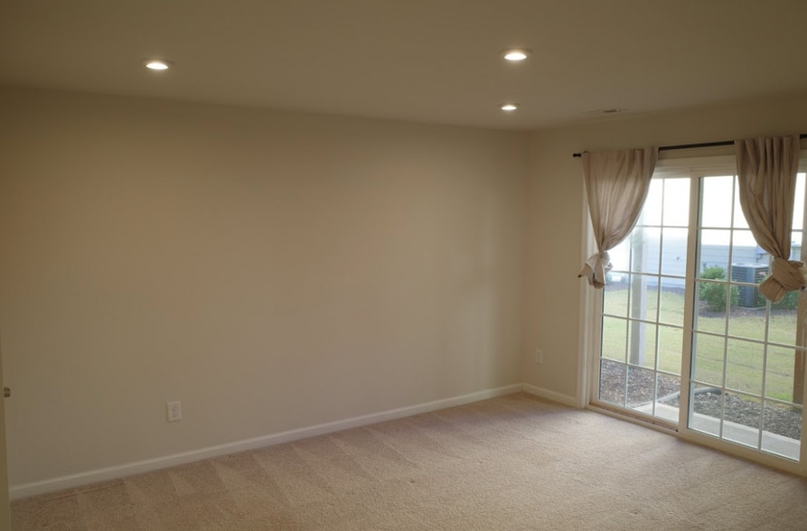 Building Photo - 107 Brier Summit Pl