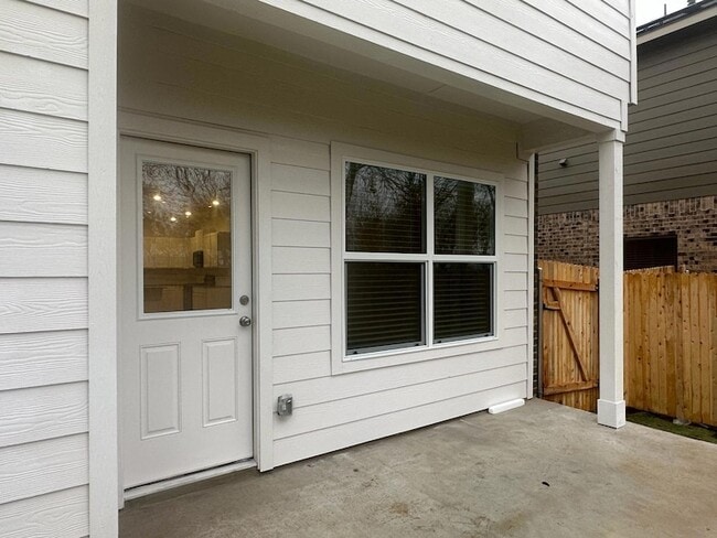Building Photo - 361 Sonterra Dr