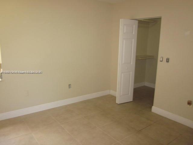 Building Photo - 9070 SW 125th Ave