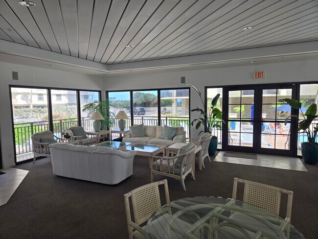 Building Photo - 5460 N Ocean Dr