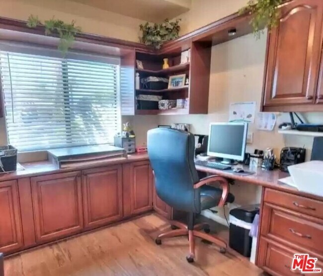 Building Photo - 78920 Skyward Way