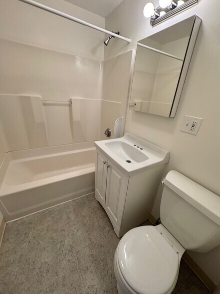 Building Photo - 360 Somerville Ave