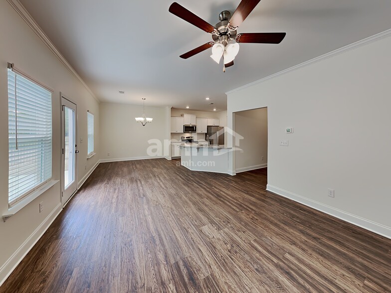 Building Photo - 625 Woodall Rd