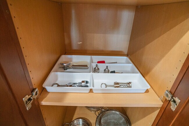 Building Photo - 1275 E University Dr