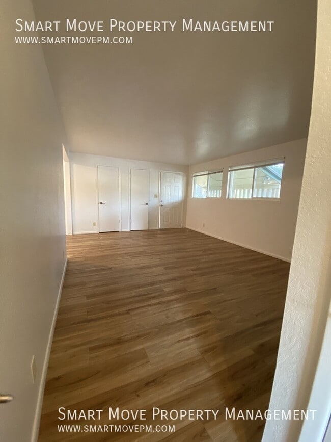 Building Photo - 2557 W Targee-