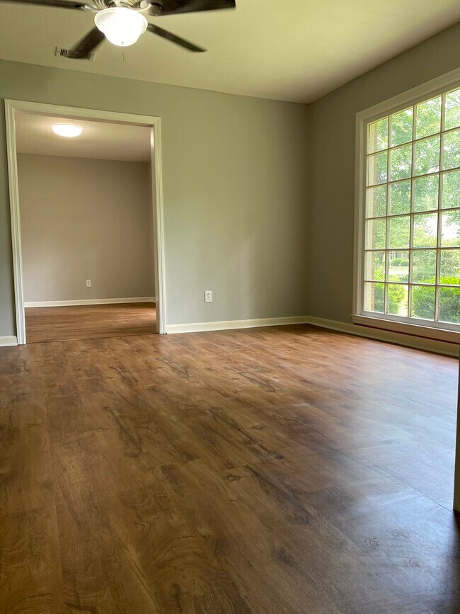 Building Photo - 114 Greenbriar Trail