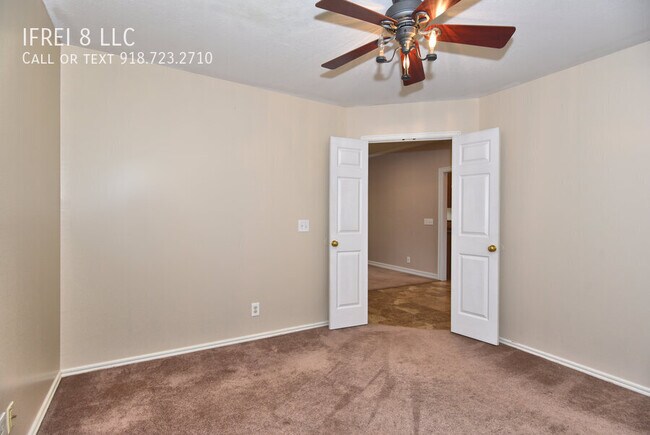 Building Photo - 300 S 63rd St
