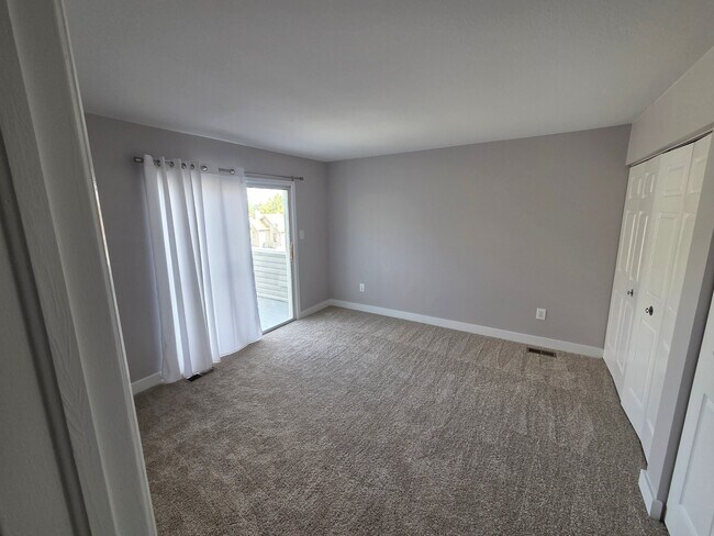 Building Photo - 8470 Everett Way