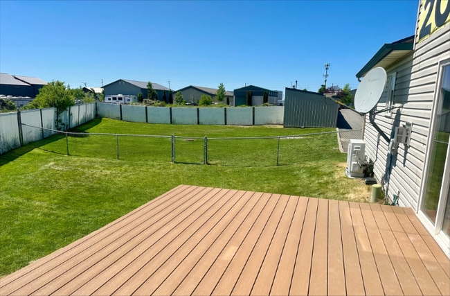 Building Photo - 995 N Boulder Ct