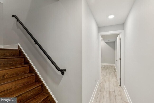 Building Photo - 814 N Uber St