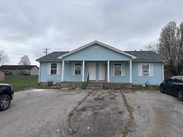 Building Photo - 123 Village Cir