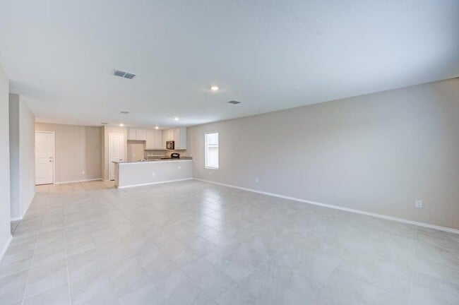 Building Photo - 8409 Holw Bnd St