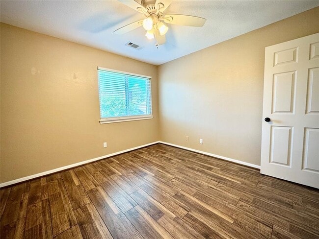 Building Photo - 119 Shadow Wood Dr
